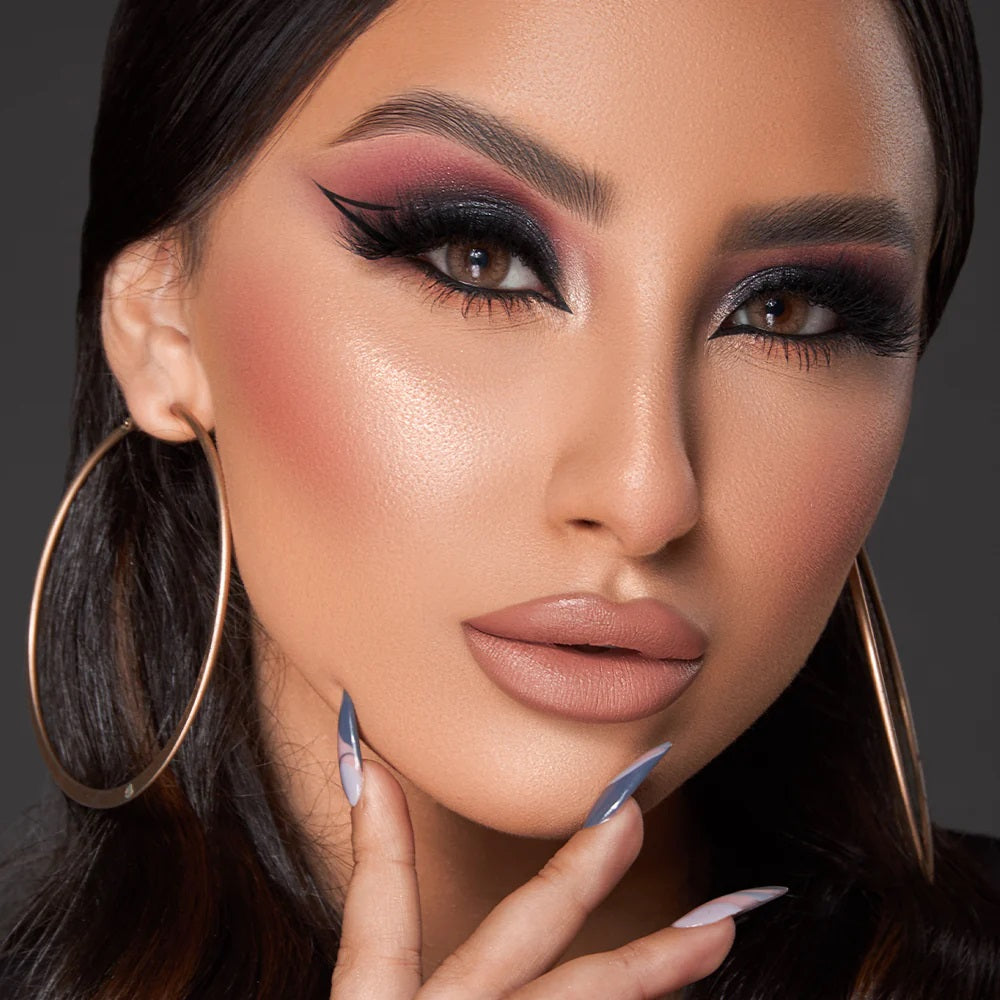 لوحة ايشادو العيون برو كرييشنز ذات 44 لونًا - كاركتر