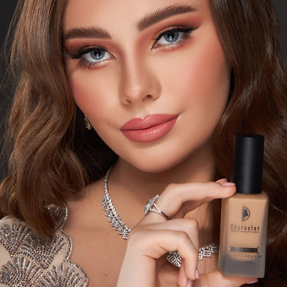 فاونديشن سائل من كاركتر ستوديو فوكس